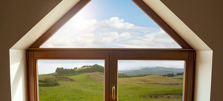 Trapezoid Window Maintenance in Oviedo, FL